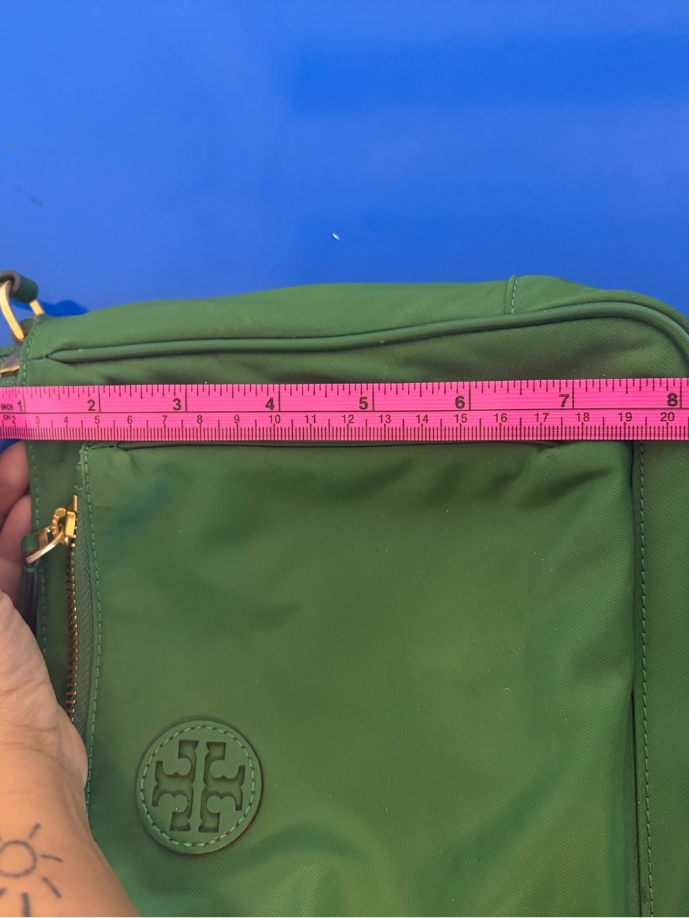Tory Burch Olive Green Nylon Crossbody with Gold Hardware - Picture 4 of 7